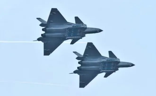 중국 J-20 전투기 자료사진. 로이터 연합뉴스 중국 J-20 전투기 자료사진. 로이터 연합뉴스