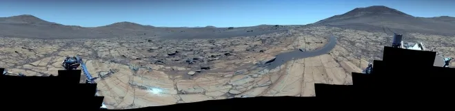 2025년 5월 26일 퍼서비어런스가 촬영한 96장의 사진을 이어 붙여 만든 화성의 전경. NASA/JPL-Caltech/ASU/MSSS
