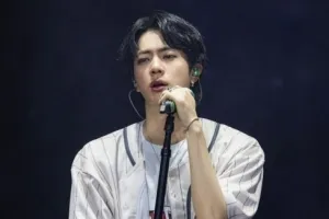 BTS Jin 首次个人粉丝演唱会巡演圆满落幕...外媒齐声赞誉