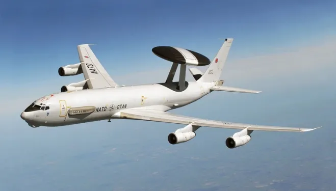 노후화로 교체기 선정이 시급한 나토의 E-3A 공중조기경보통제기. 나토