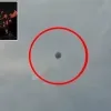 thumbnail - (영상) 외계인의 정찰?…美 상공서 ‘미스터리 구체’ 8000개 발견, 정체는?