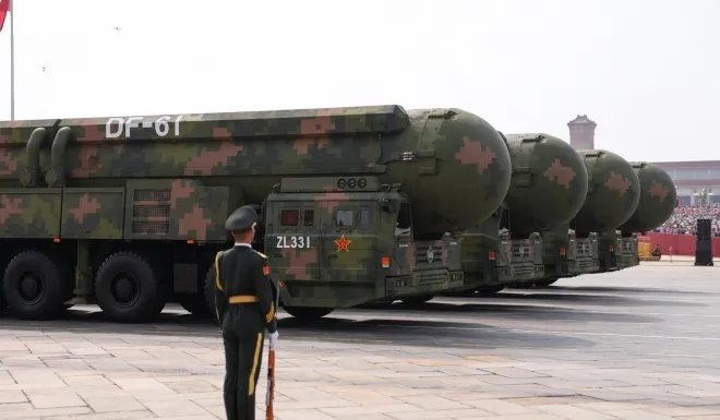 3일 열병식에서 공개된 개량형 대륙간탄도미사일(ICBM) 둥펑(東風·DF)-61. 로이터 연합뉴스