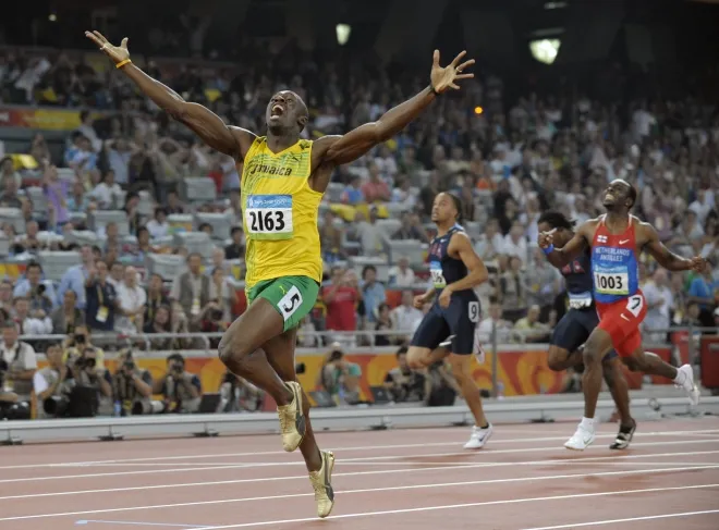 2008년 8월 20일 중국 베이징 올림픽 남자 200m 결선에서 세계신기록을 세우며 우승한 우사인 볼트가 환호하고 있다. AP 연합뉴스