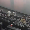 (영상) ‘귀멸의 칼날’ 영화 보다가 소변 테러 당한 관객들