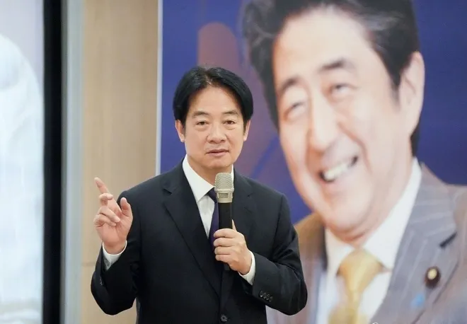 라이칭더 대만 총통이 지난 21일 대만 국립정치대가 개최한 ‘아베 신조 연구센터’ 설립 기념식에 참석해 인사말을 하고 있다. 타이베이 교도 연합뉴스 라이칭더 대만 총통이 지난 21일 대만 국립정치대가 개최한 ‘아베 신조 연구센터’ 설립 기념식에 참석해 인사말을 하고 있다. 타이베이 교도 연합뉴스