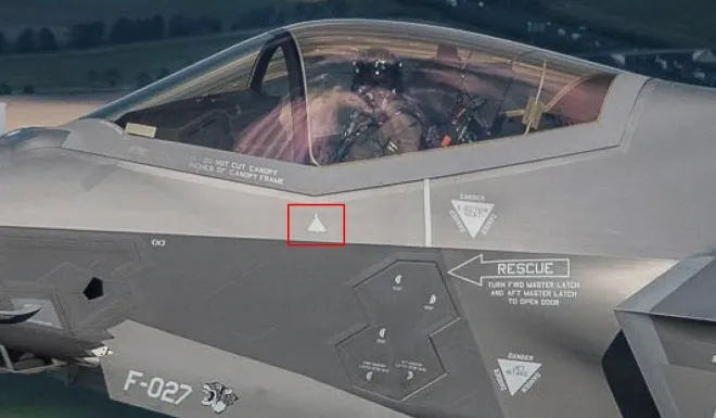 네덜란드 스텔스 전투기 F-35에 드론을 격추한 킬 마크가 그려졌다.  네덜란드 국방부 제공