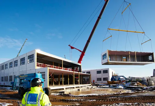 모듈러 공법으로 공사하는 현장. 디자이닝 빌딩스