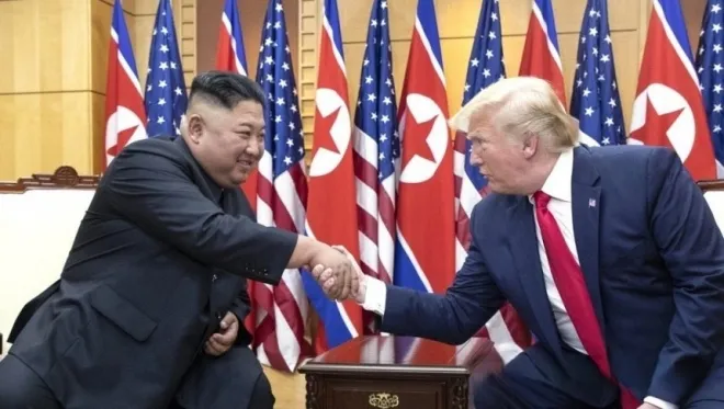 2019년 판문점서 만난 김정은과 트럼프. 연합뉴스