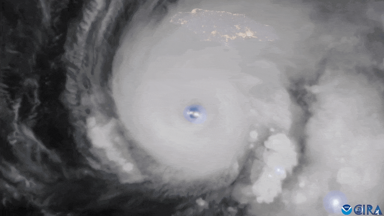 10월 27일 위성영상에 포착된 초강력 5등급 허리케인 ‘멀리사’의 이동 모습. 폭풍은 자메이카를 향해 서진하고 있다. 출처=CSU/CIRA &amp; NOAA