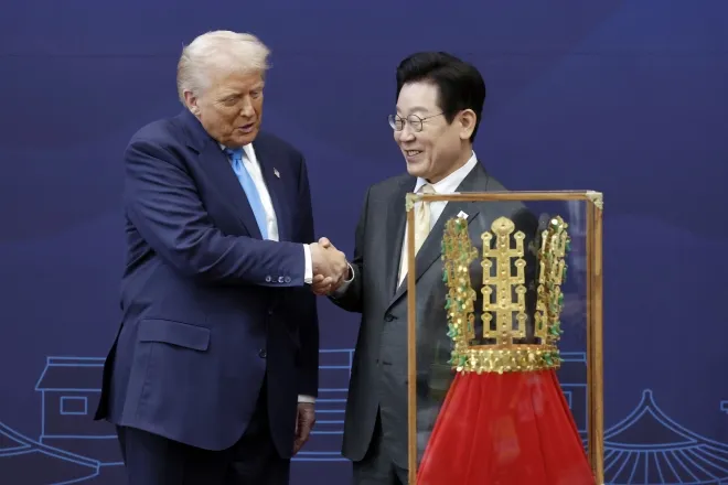 ‘천마총 금관 모형’과 한미 정상