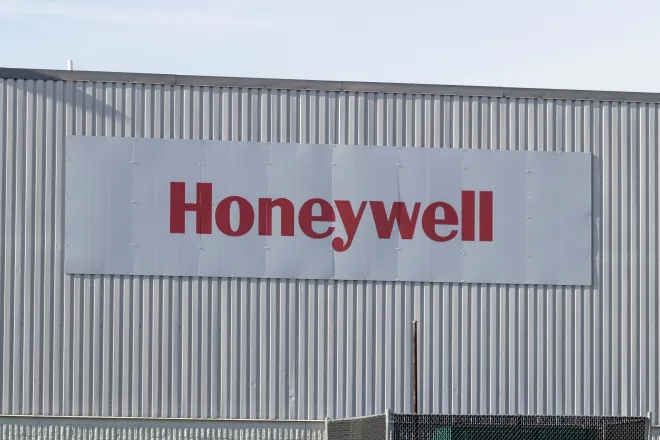 미국 오하이오주 웨스트체스터에 있는 허니웰(Honeywell) 제조 공장 전경. 허니웰은 핵무기 시험시설 운영과 방산 기술을 담당하는 주요 기업 중 하나로 꼽힌다. 123RF 미국 오하이오주 웨스트체스터에 있는 허니웰(Honeywell) 제조 공장 전경. 허니웰은 핵무기 시험시설 운영과 방산 기술을 담당하는 주요 기업 중 하나로 꼽힌다. 123RF
