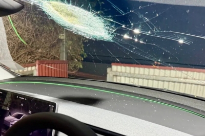 thumbnail - 세계 첫 운석 충돌 사고?…자율주행 테슬라 차량에 정체불명 물체 ‘쾅’