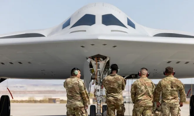 지난 9월 에드워드 공군기지에서 포착된 B-21 . 미 공군 제공