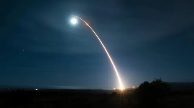 시험 발사된 미국의 대륙간탄도미사일(ICBM) ‘미니트맨3’. 미 공군 제공