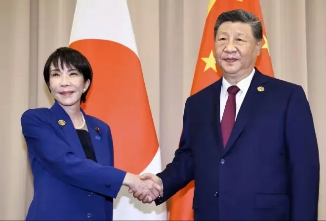왼쪽부터 다카이치 사나에 일본 총리, 시진핑 중국 국가 주석 자료사진