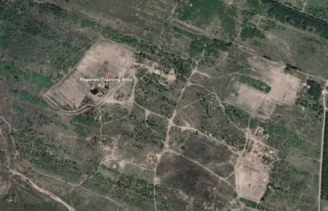우크라이나 군사 블로거들은 러시아 보로네시주 포고노보 훈련장이 에이태큼스(ATACMS) 공격을 받은 지점이라고 주장한다. 사진은 위성사진에 표시된 포고노보 훈련장 일대. 구글 어스 제공