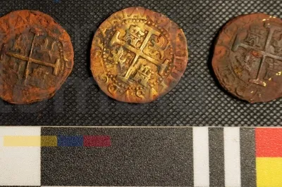 thumbnail - 수십조 원 금은보화 가득…콜롬비아 ‘전설의 보물선’ 유물 일부 인양