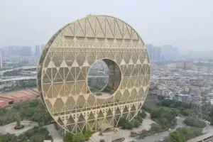 “애물단지로 전락”… 中 2000억 들인 ‘세계에서 가장 둥근 건물’, 경매 또 유찰