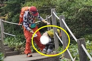 이번엔 한라산서 ‘대변 테러’…“중국인 관광객, 안 치우고 도망”