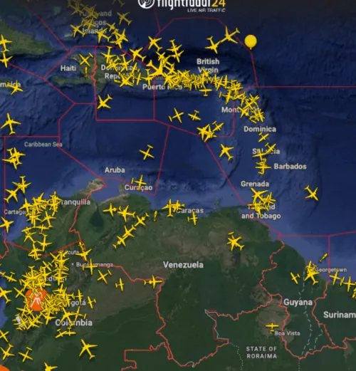 플라이트레이더24가 제공한 베네수엘라 영공의 지난 24일 상황. FAA의 비행 주의령 이후 베네수엘라 영공을 피하는 비행기들
