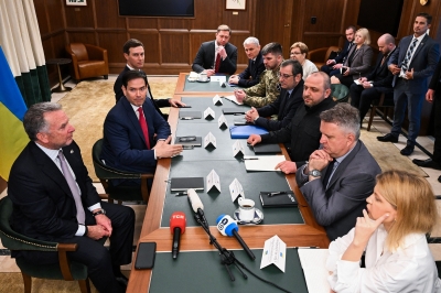 thumbnail - 방탄 헬멧·방탄복도 없이…‘돌격 앞으로’ 몰리는 러시아군 병사들