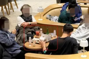 中관광객들, ‘대변 테러’ 이어 ‘카페 테러’…“스타벅스서 