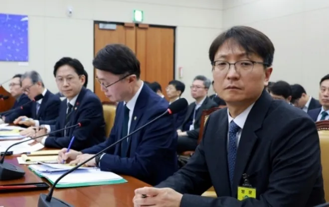 2일 서울 여의도 국회에서 열린 과학기술정보방송통신위원회의 쿠팡 개인정보 유출 사고 관련 현안질의에 참석한 박대준 쿠팡 대표이사(오른쪽). 뉴시스