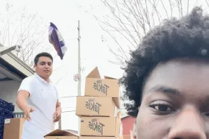 실례가 안 된다면 과자 하나만 주십시오