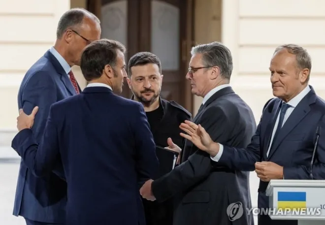 왼쪽부터 독일·프랑스·우크라이나·영국·폴란드 정상 자료사진. 로이터 연합뉴스