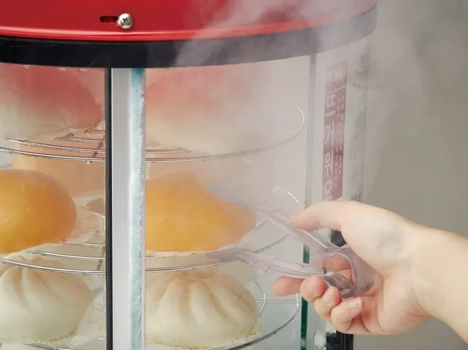 빨간색 호빵 찜통은 대한민국 식품 역사에서 유통 채널의 환경 조성이라는 혁신적인 마케팅 사례로 평가받고 있다. 삼립SPC 제공