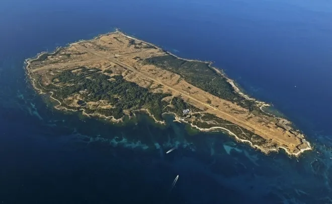 2023년 1월 12일 오전 일본 가고시마현 마게시마 상공에서 촬영한 섬의 모습. 교도 연합뉴스