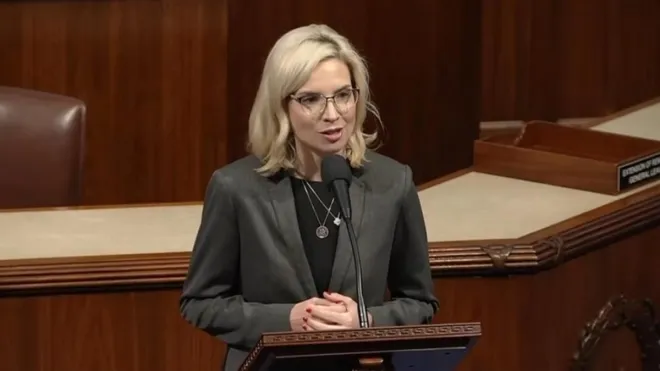 미국 공화당 하원의원이 하원 본회의장에서 발언하고 있다. 미국 하원 / hinson.house.gov 제공