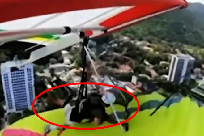 11월 20일(현지시간) 브라질 리우데자네이루 상공에서 2인승 행글라이더와 패러글라이딩이 공중 충돌해 패러글라이딩 조종사가 추락사하는 사고가 발생했다. 엑스 캡처