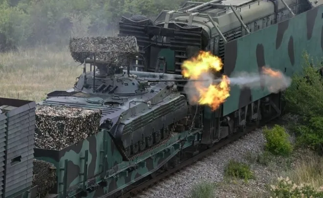 러시아 철도부대 장갑열차 ‘예니세이’ 상부에 탑재된 대공포(ZU-23-2). FPV 드론 위협이 커지면서 러시아는 장갑열차에도 AI 기반 시각(컴퓨터 비전) 시스템을 적용해 드론을 조기 탐지·요격하는 방안을 추진하고 있다. 출처=인스타그램