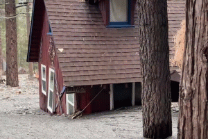 산사태가 지나간 자리…흙더미에 파묻힌 美 캘리포니아