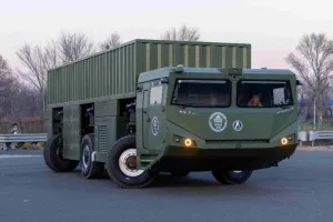 옆으로 걷는 ICBM 발사대?…中, 지그재그 움직이는 미사일