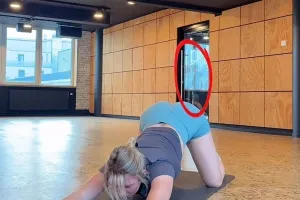 운동 중이라 몰랐다…헬스장 유리문 너머에서 벌어진 일