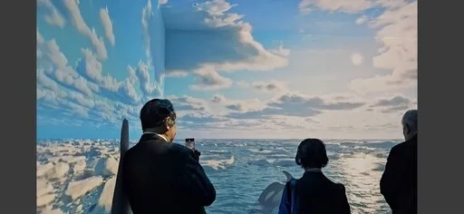 2025년 4월 도쿄 도심에서 재개관한 ‘영토·주권 전시관’의 ‘이머시브 시어터’ 내부 모습. 연합뉴스