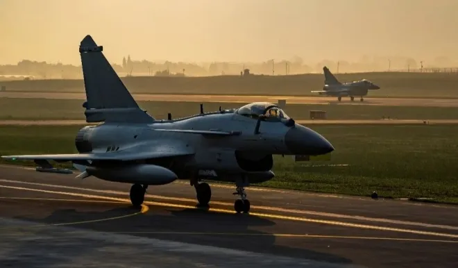 중국 J-10 전투기 자료사진