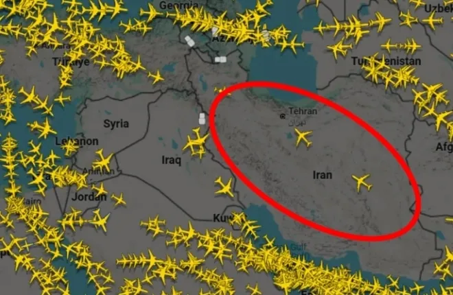 2025년 1월 15일 이란 영공 폐쇄 당시 비행기들이 이동 경로. 플라이트레이더24 제공