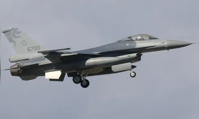 야간 훈련 중 추락한 대만의 F-16 전투기. 자료사진