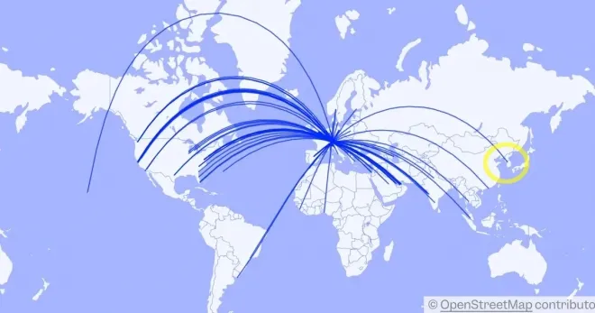 세계경제포럼(WEF) 연차총회를 앞두고 전 세계 각지에서 다보스 인근으로 향한 전용기 이동 경로를 시각화한 지도. 전용기 러시 속에 한국발로 추정되는 항공편 흐름도 함께 포착됐다. 비즈니스 인사이더