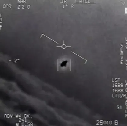 미군이 목격했다고 주장하는 미확인비행물체(UFO) 관련 영상 캡처