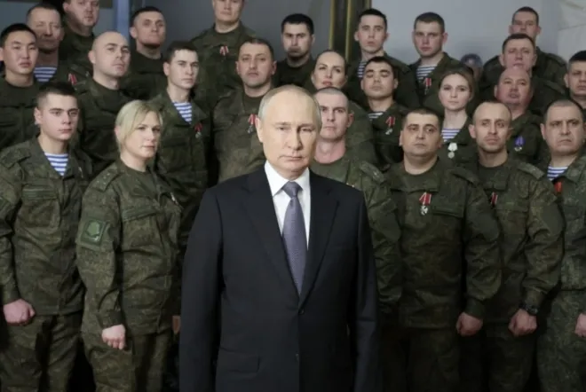 블라디미르 푸틴 러시아 대통령과 러시아 군인들 자료사진