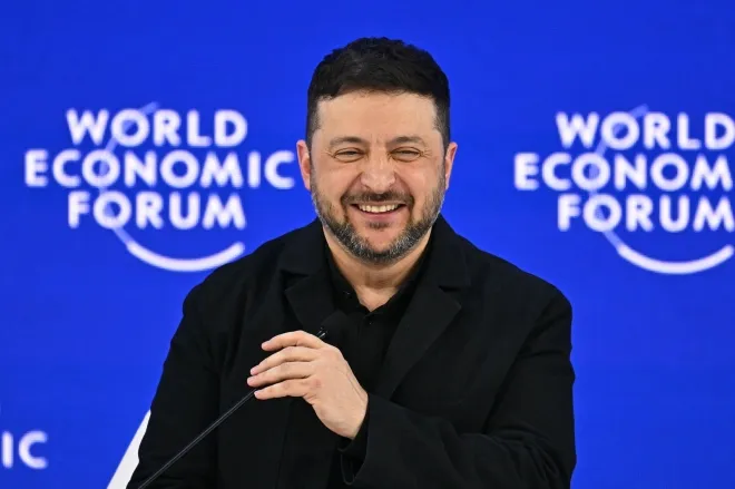 볼로디미르 젤렌스키 우크라이나 대통령이  22일 스위스 다보스에서 열린 세계경제포럼(WEF)에서 연설하고 있다. AFP 연합뉴스