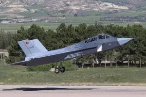 KF-21 함께 만들던 인니, 왜 칸 전투기에도 조건을 달았나
