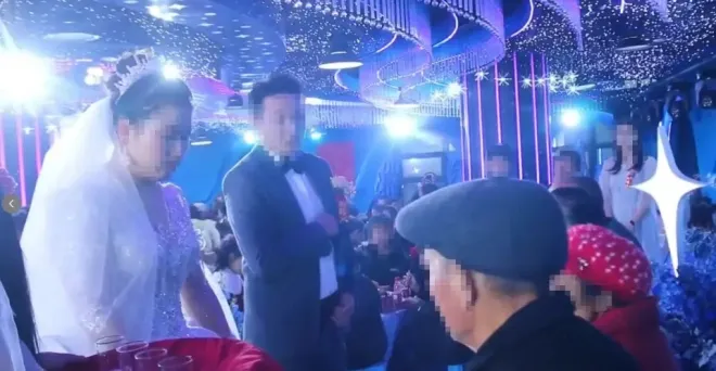 중매를 통해 만난 두 사람이 2025년 1월 중국 쓰촨성에서 결혼식을 올리는 모습. 허난성 방송 캡처