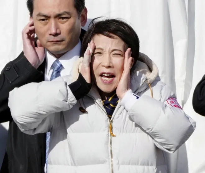 일본 집권 자민당 대표이자 총리인 다카이치 사나에가 2026년 2월 2일 일본 나가노에서 2월 8일 조기 총선을 앞두고 열린 선거 유세 행사에 참석하고 있다. 로이터 연합뉴스