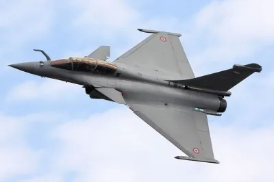 thumbnail - 인도네시아 언론 “라팔 전투기 배치에 말레이시아 FA-50 도입 가속화”