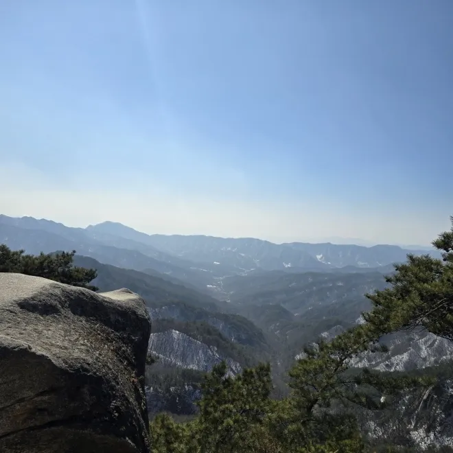 thumbnail - 원시의 숨결을 간직한 암릉의 산, 용화산